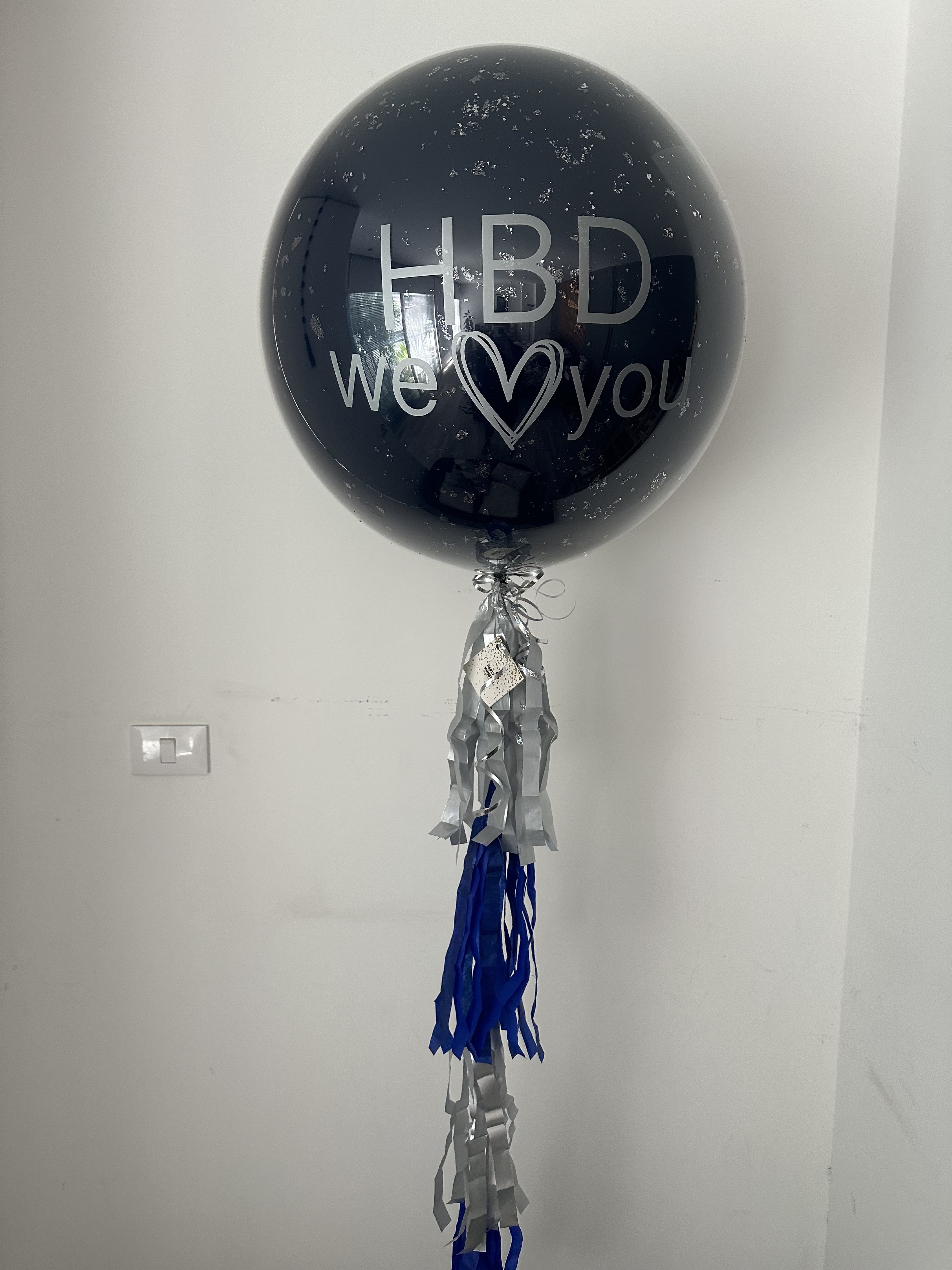 Burbuja XL “Happy Birthday” + Bouquet
